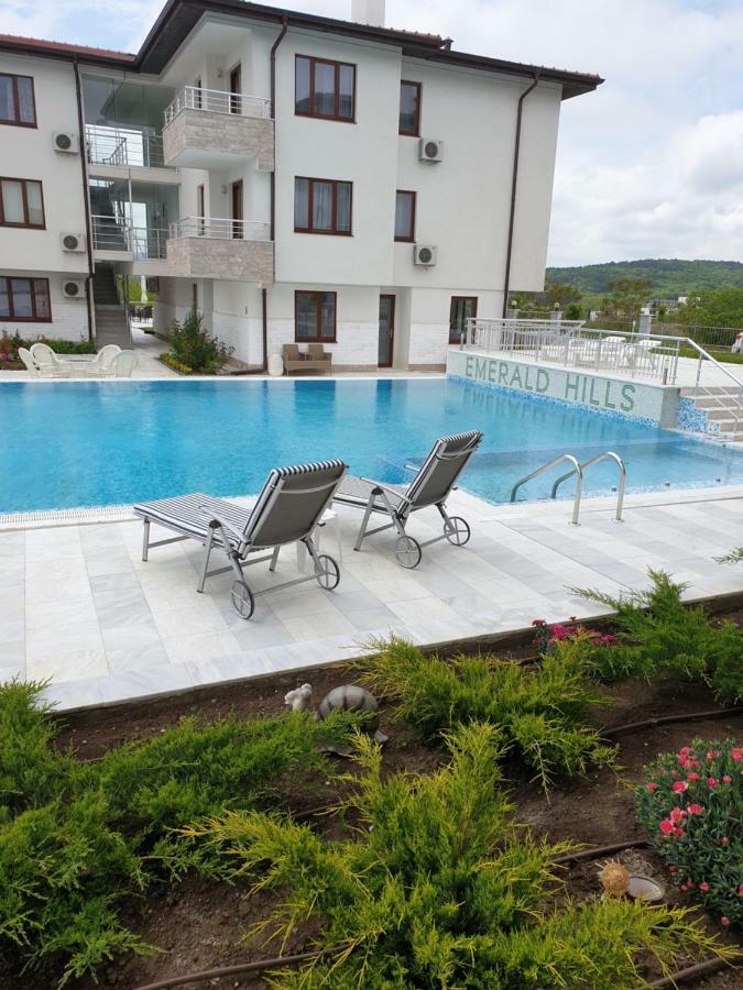 Emerald Hills Aparthotel Sozopol Esterno foto